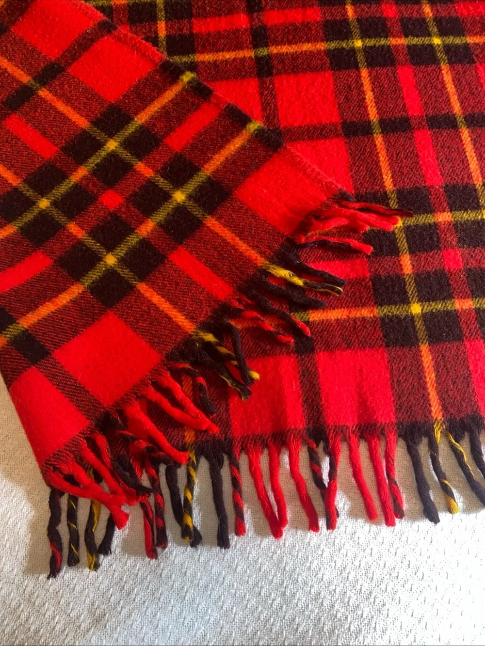 Vintage Stadium Blanket Throw Red Black Tartan Plaid 60” (Inc Fringe)x 52” -AA16